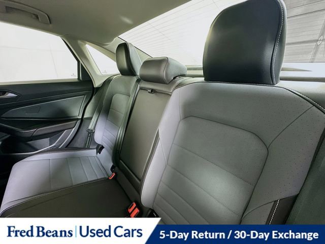 Used 2025 Volkswagen Jetta SE image 25