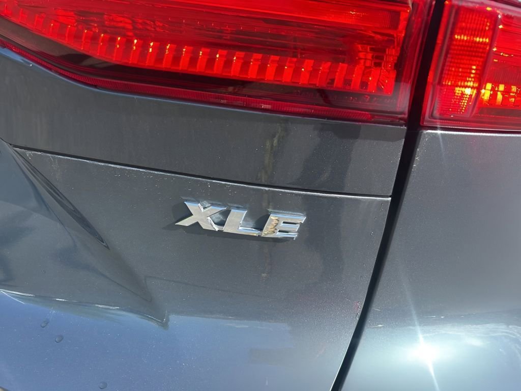 Used 2023 Toyota Venza XLE AWD/4WD image 14