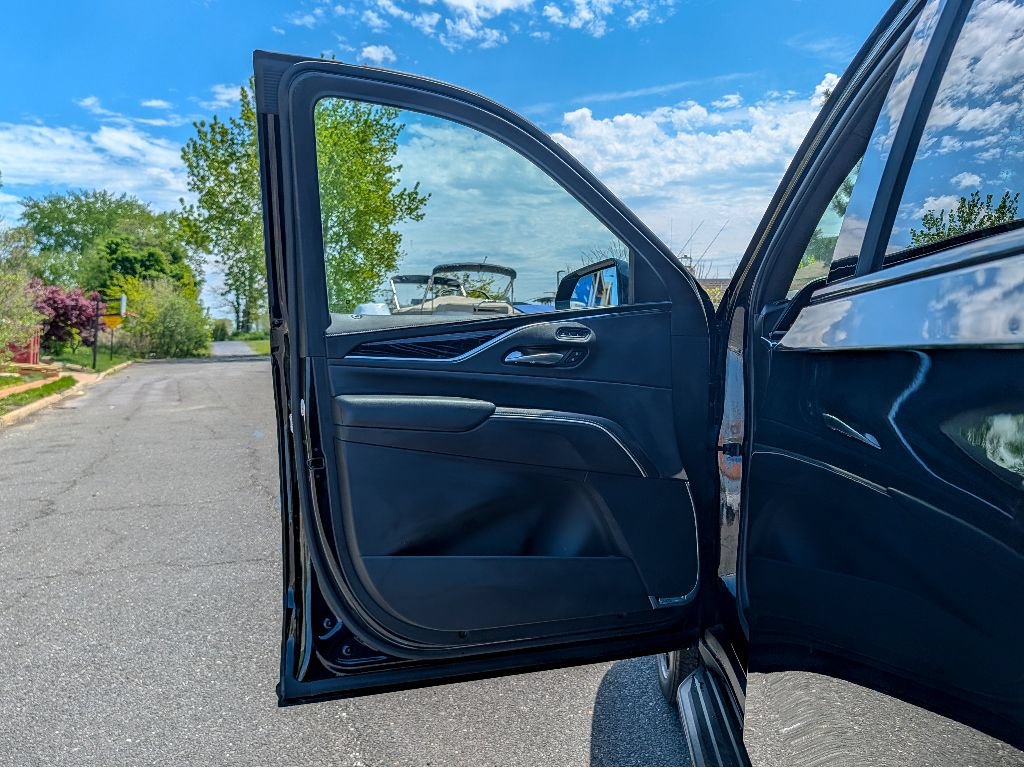 Used 2023 Cadillac Escalade Sport AWD/4WD image 19