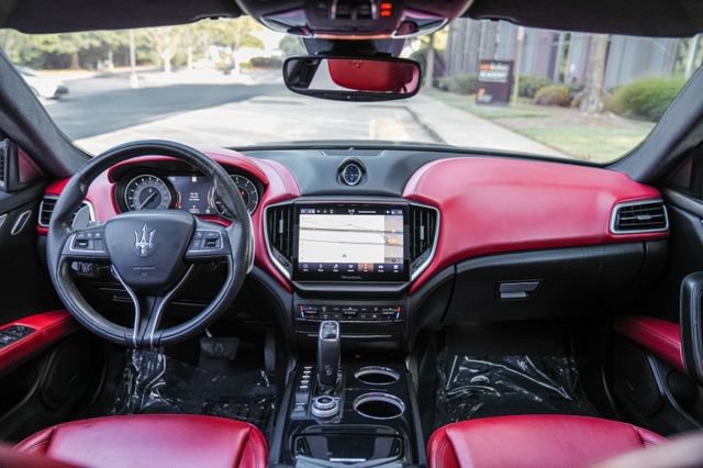 Used 2023 Maserati Ghibli Modena RWD image 23