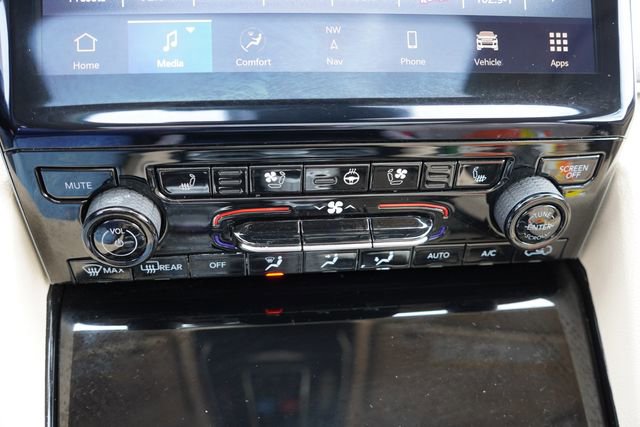 Certified 2022 Jeep Grand Cherokee Limited w/ Luxury Tech Group II image 30