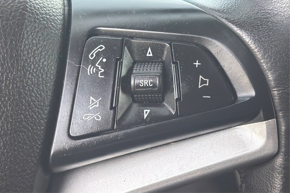 Used 2020 Chevrolet Trax LT w/ LT Convenience Package FWD image 32
