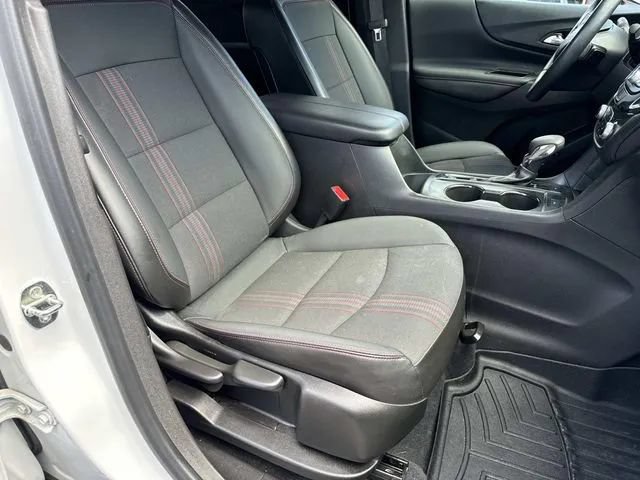 Used 2022 Chevrolet Equinox RS w/ Infotainment Package AWD/4WD image 30