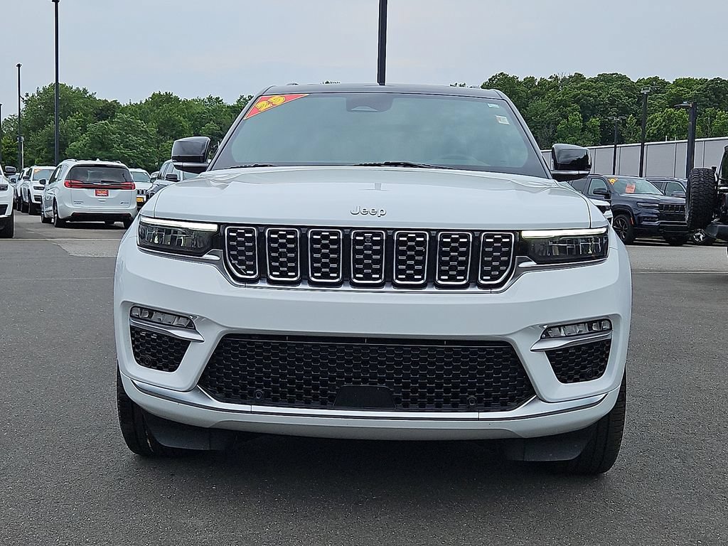 Certified 2025 Jeep Grand Cherokee Summit w/ Luxury Tech Group V AWD/4WD image 2