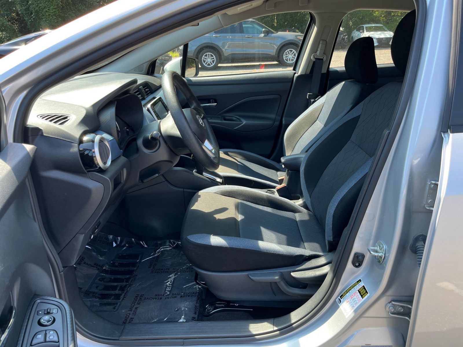 Used 2025 Nissan Versa SV FWD image 28