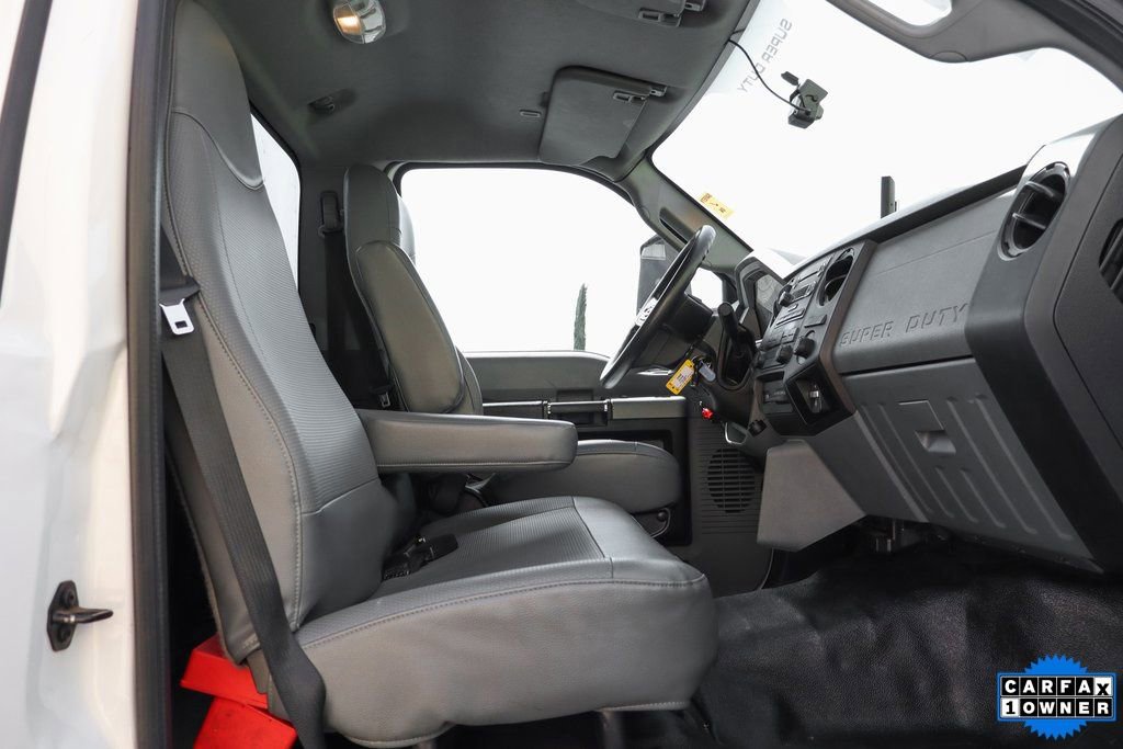 Used 2017 Ford F750 2WD Regular Cab Super Duty image 31