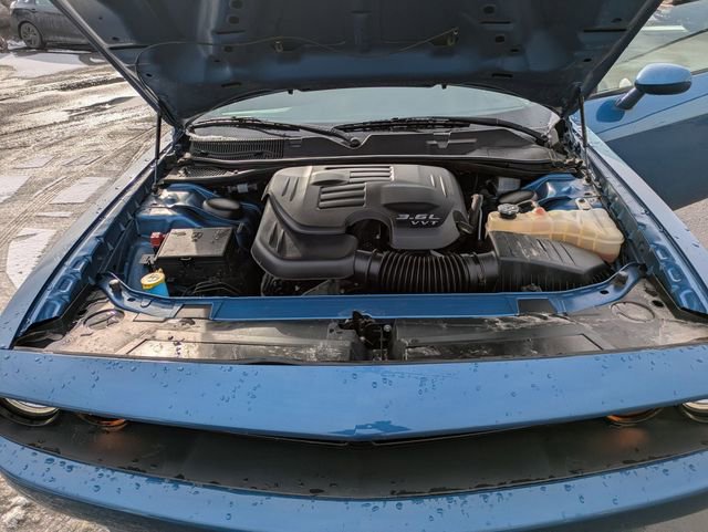 Used 2022 Dodge Challenger SXT w/ Driver Convenience Group image 26