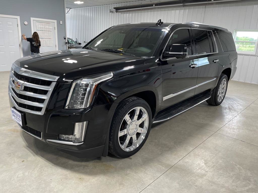 Used 2016 Cadillac Escalade ESV Luxury AWD/4WD image 3