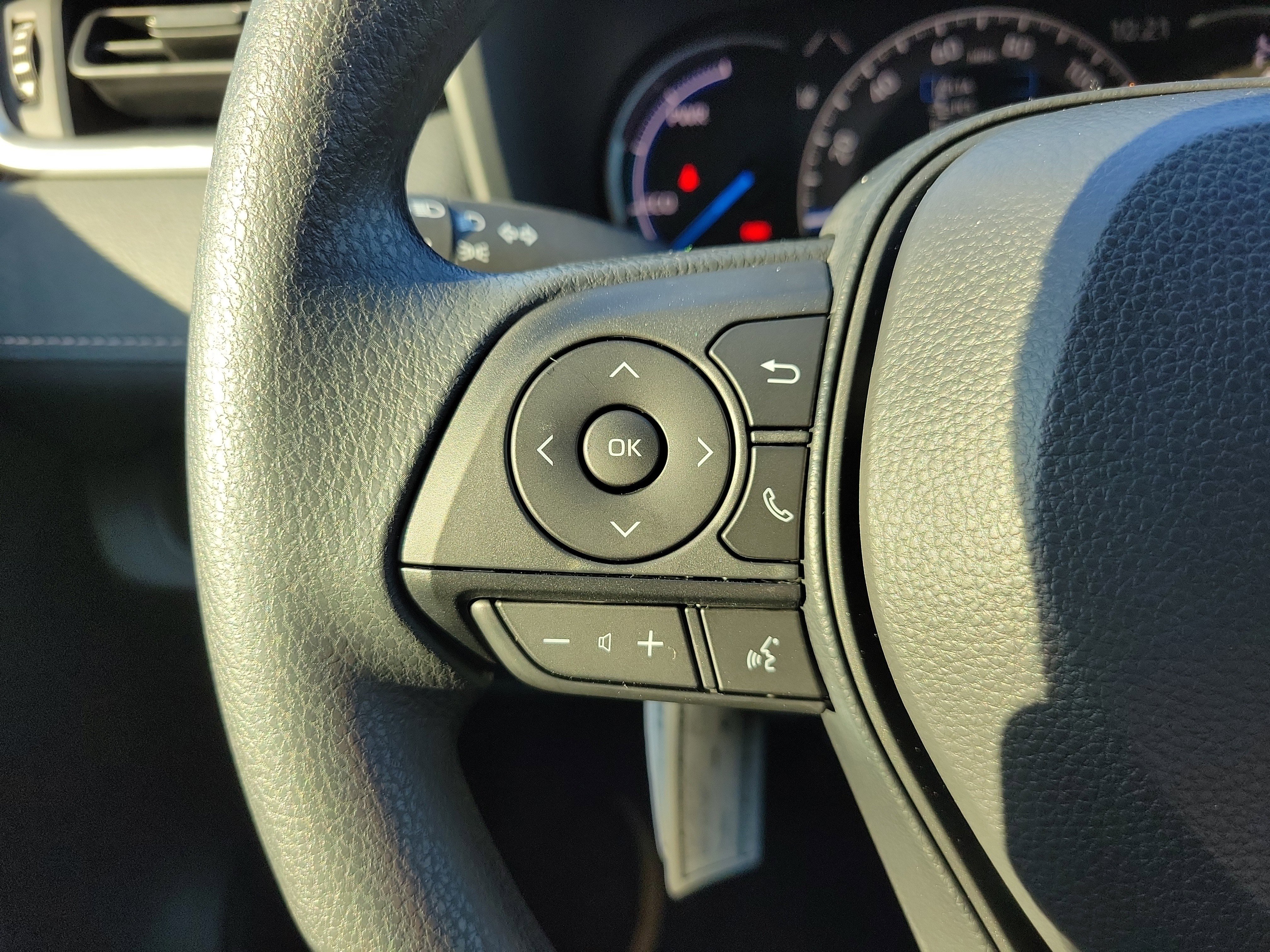 New 2025 Toyota RAV4 XLE w/ Convenience Package image 30