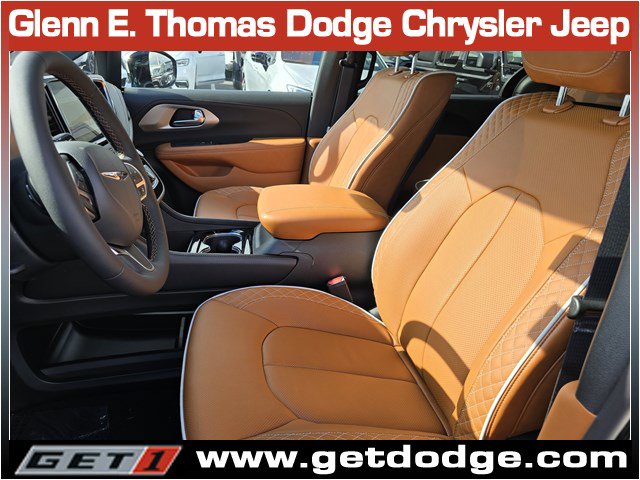 New 2026 Chrysler Pacifica Pinnacle w/ Trailer Tow Group image 9