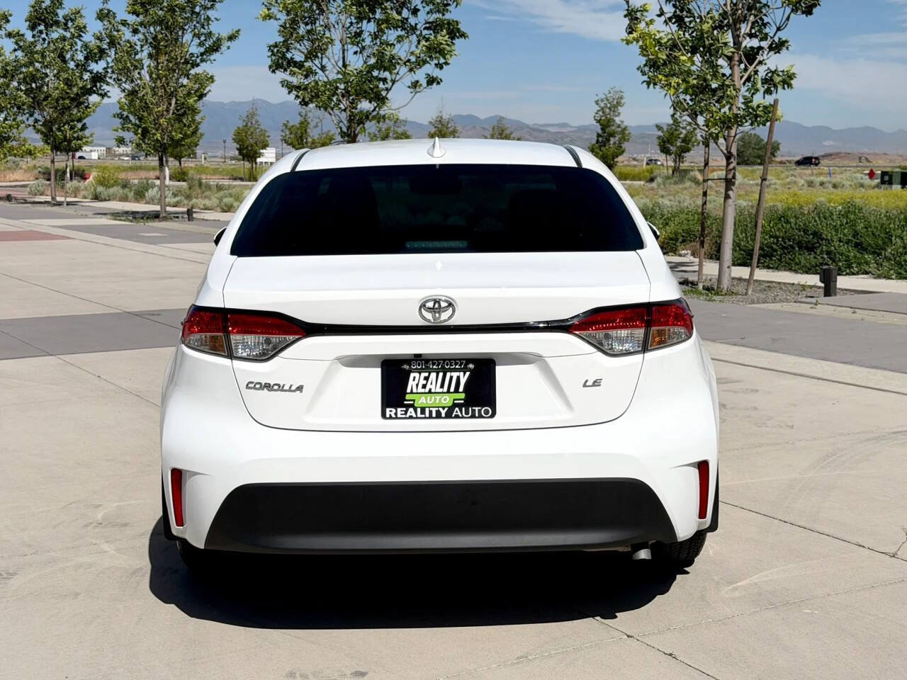 Used 2025 Toyota Corolla LE FWD image 6