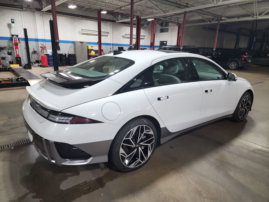 New 2025 Hyundai Ioniq 6 Limited image 7