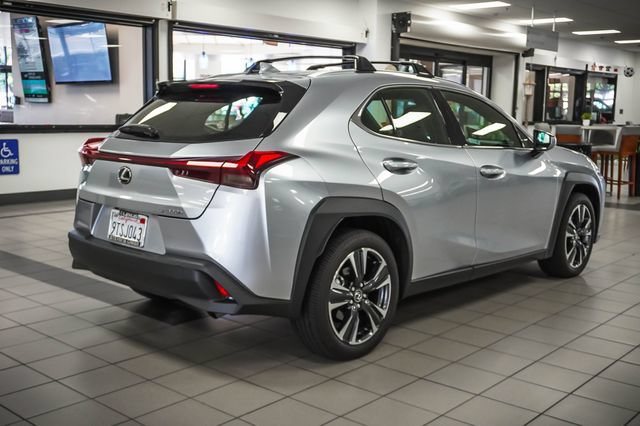 Certified 2025 Lexus UX 300h FWD w/ Accessory Package (Z2) image 6