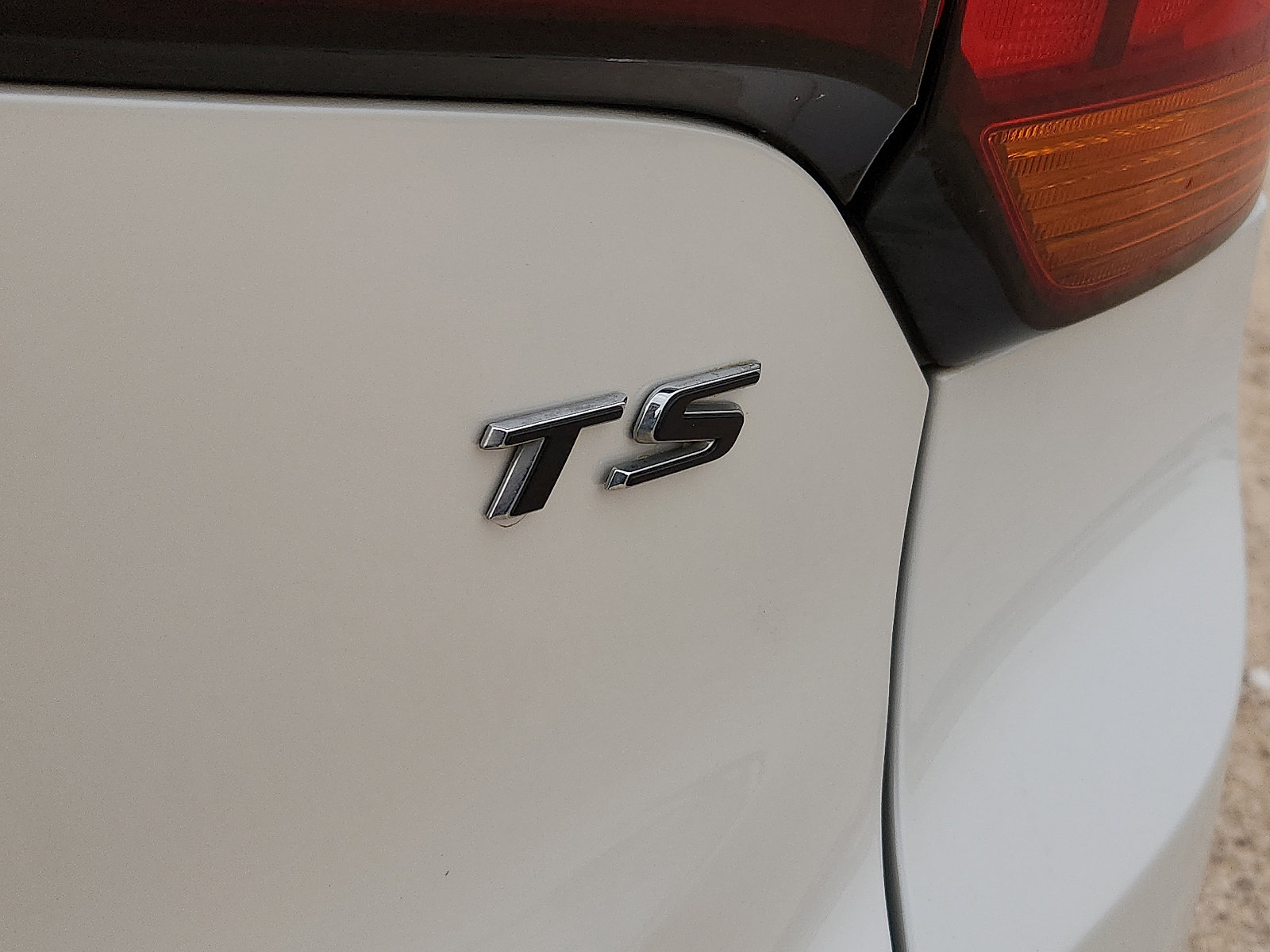 Used 2022 Buick Encore GX Select w/ Sport Touring Package FWD image 9