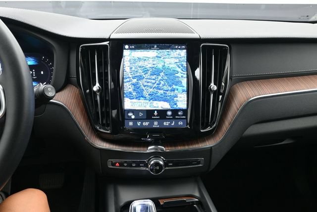 Used 2023 Volvo XC60 B5 Ultimate w/ Climate Package FWD image 14