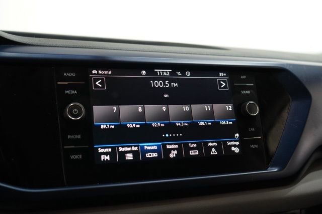 Used 2022 Volkswagen Taos SE image 26