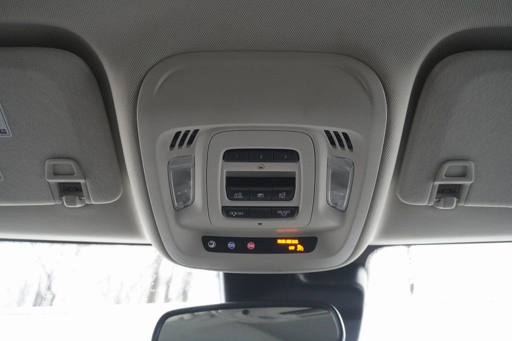 Used 2022 Buick Envision Avenir w/ Safety Package image 29