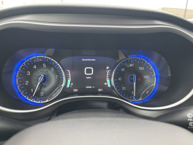 Used 2024 Chrysler Pacifica Touring-L image 21