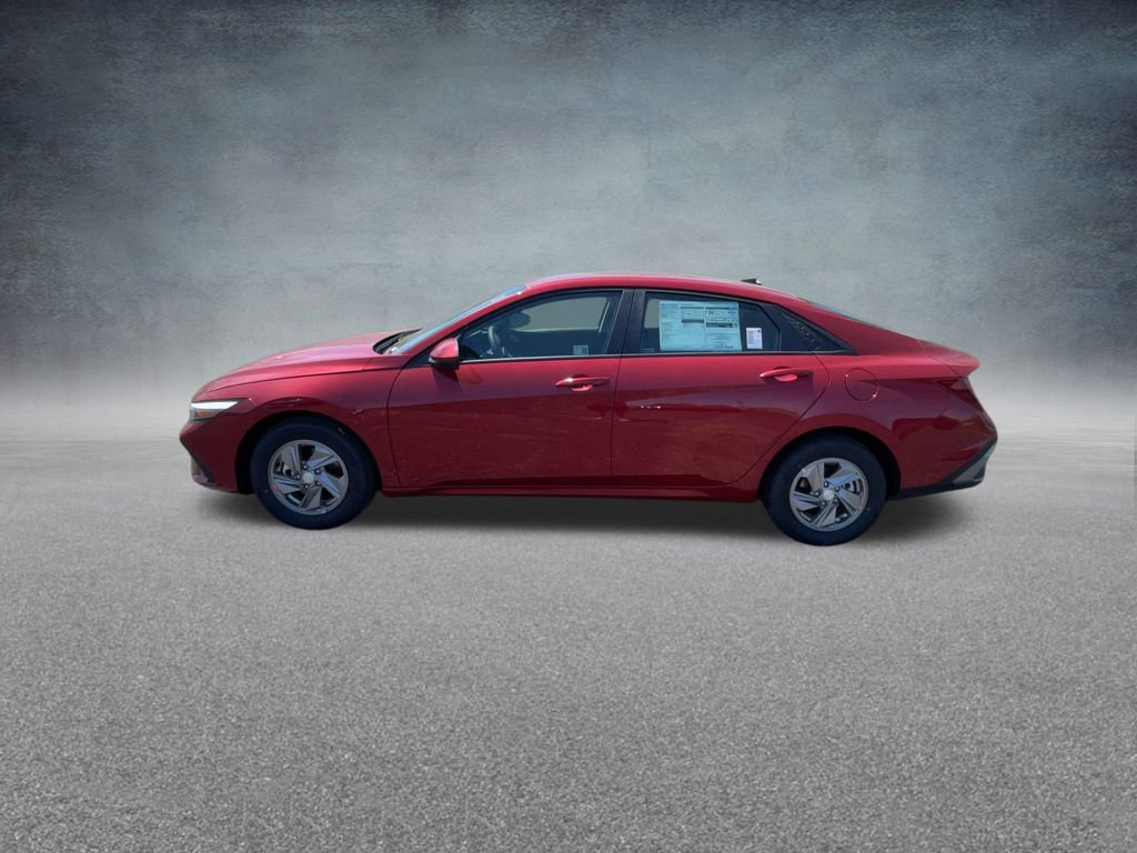 Certified 2025 Hyundai Elantra SE image 14