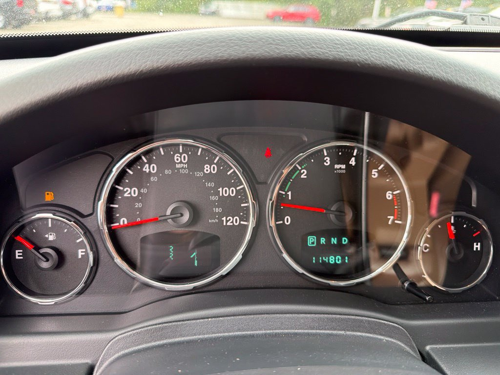 Used 2012 Jeep Liberty Limited w/ Comfort/Convenience Group AWD/4WD image 18
