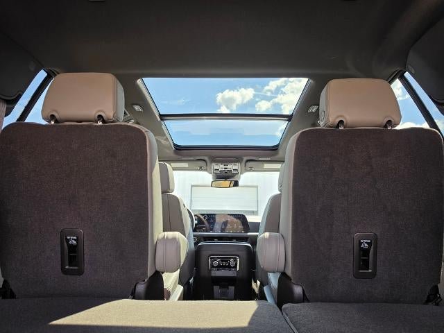 New 2027 Chevrolet Suburban Z71 w/ Comfort Package AWD/4WD image 38