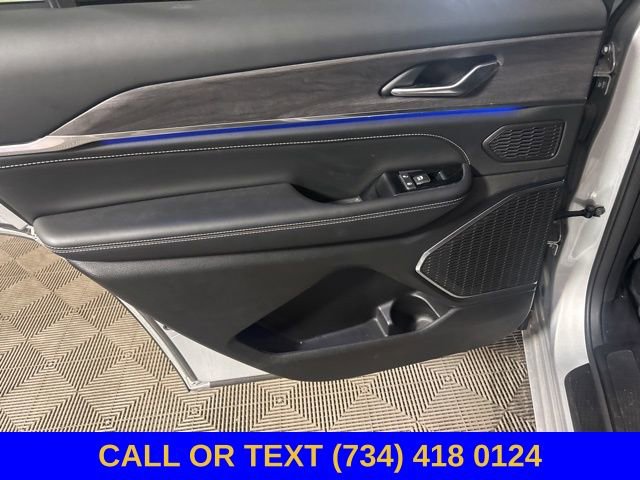 Used 2023 Jeep Grand Cherokee L Overland AWD/4WD image 27