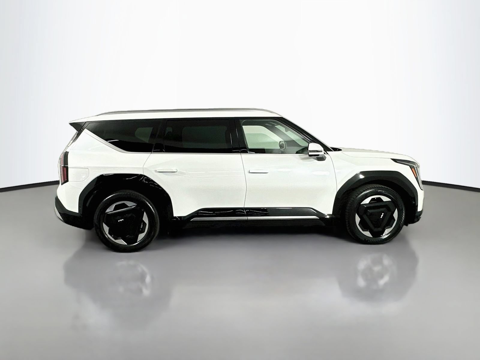 Used 2024 Kia EV9 Land AWD/4WD image 8