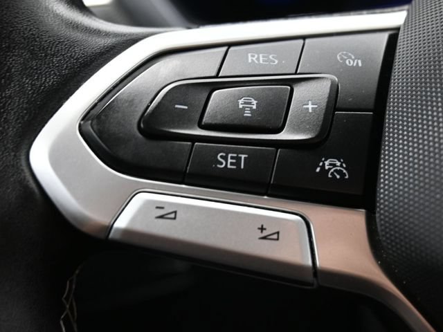 Used 2022 Volkswagen Tiguan SE FWD image 24