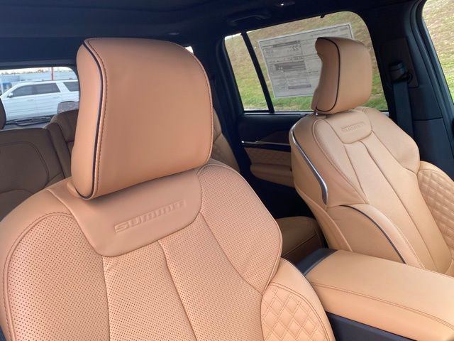 New 2025 Jeep Grand Cherokee Summit w/ Adv Protech Group IV AWD/4WD image 32