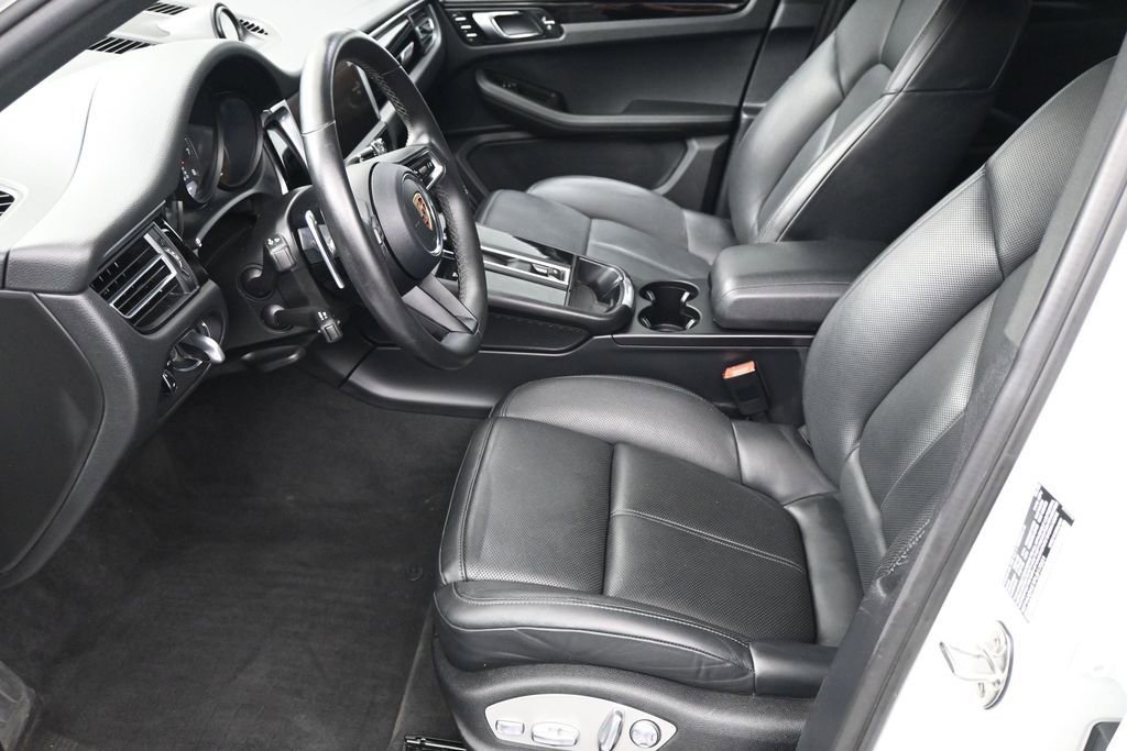 Used 2023 Porsche Macan AWD/4WD image 6