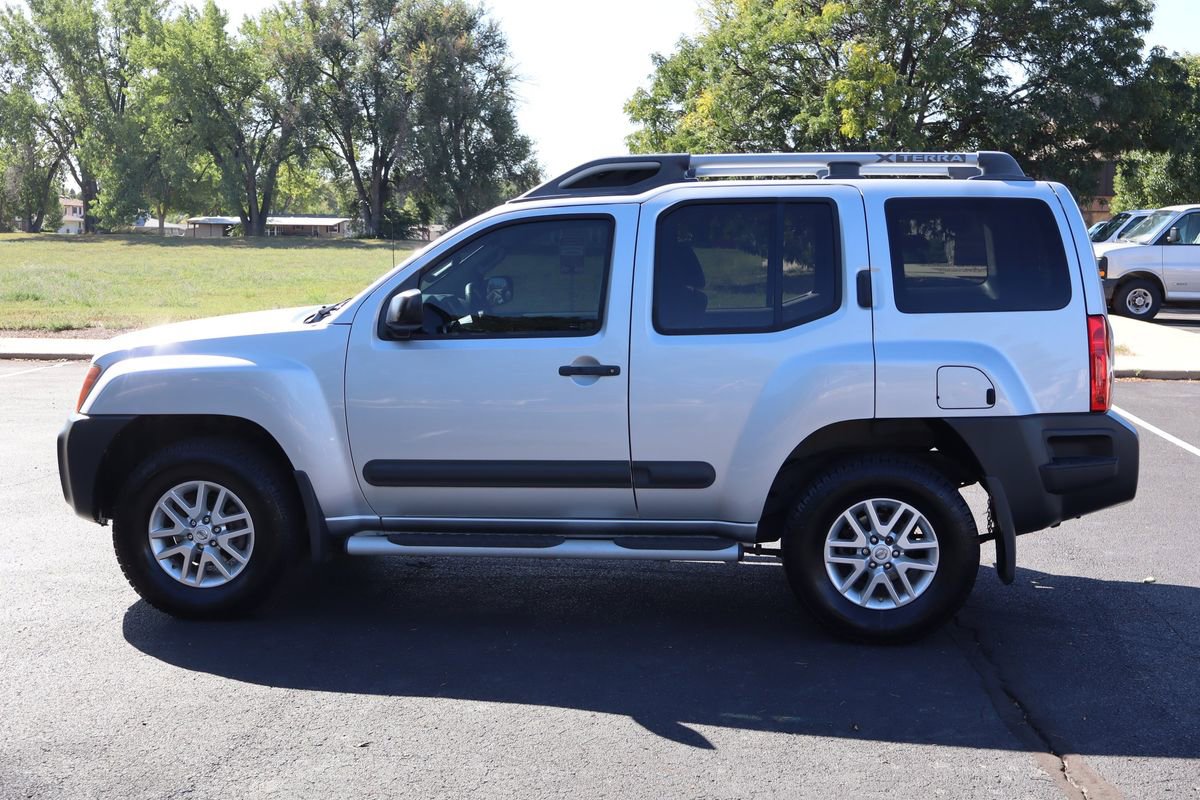Used 2015 Nissan Xterra S image 9
