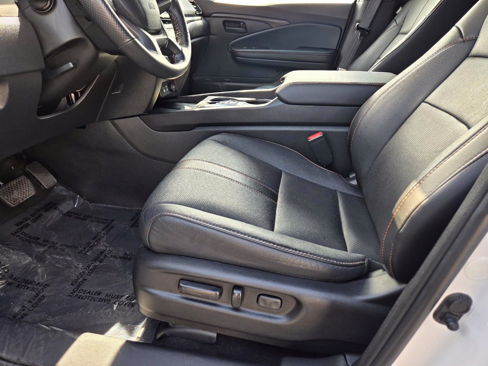 Certified 2025 Honda Passport TrailSport image 12