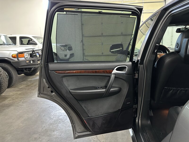 Used 2009 Porsche Cayenne GTS AWD/4WD image 40