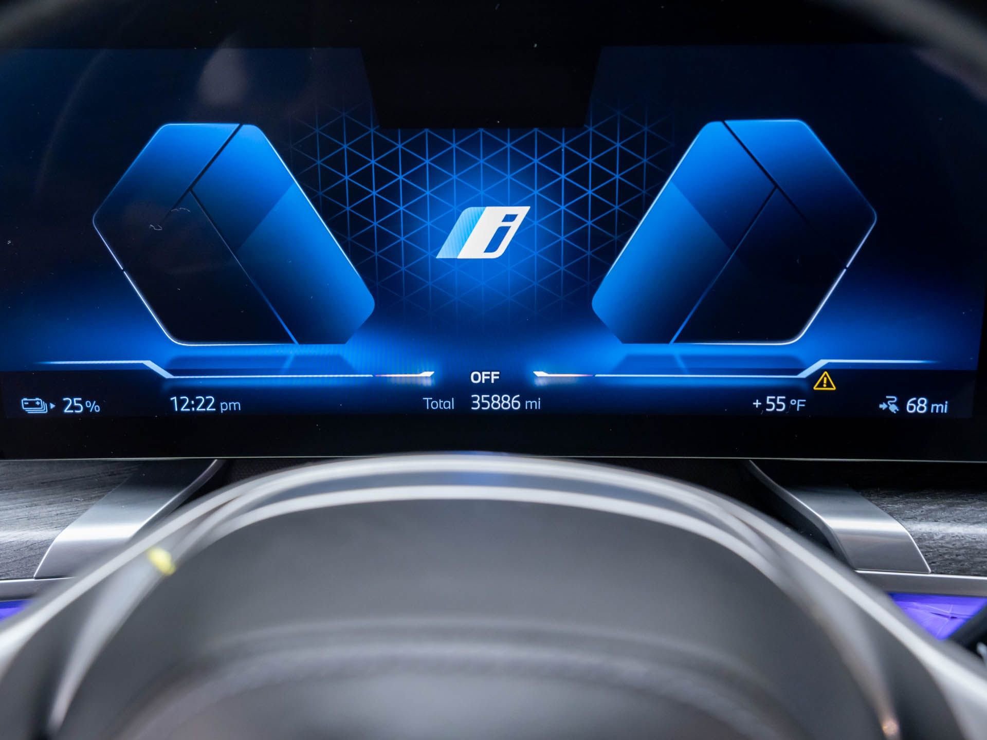 Used 2023 BMW i7 xDrive60 w/ Executive Package 2 image 22