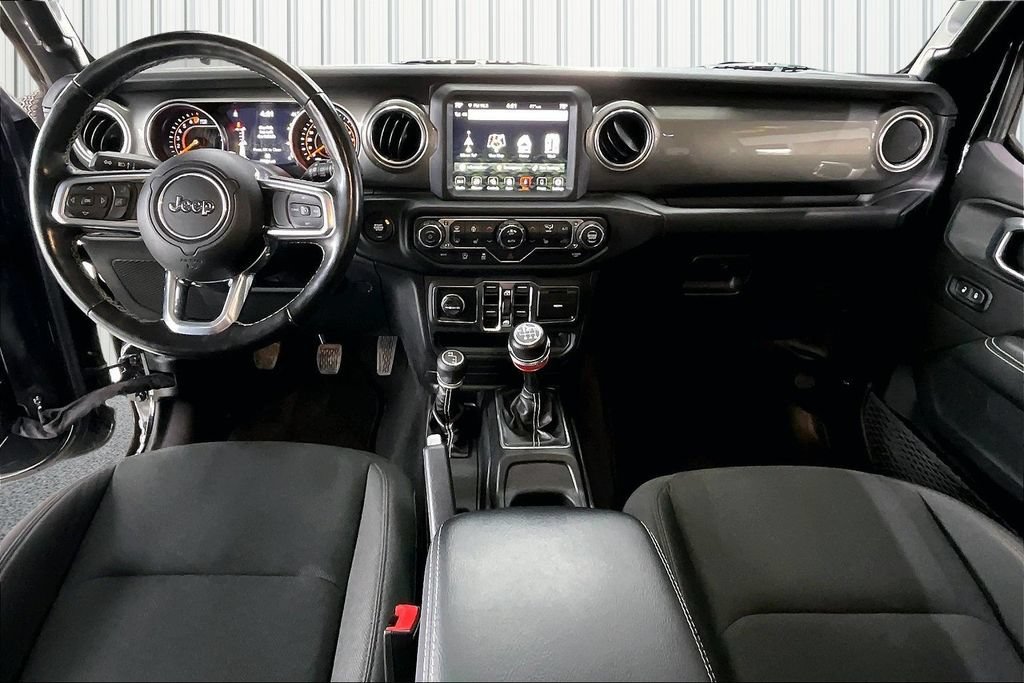Used 2020 Jeep Wrangler Unlimited Sahara w/ Dual Top Group AWD/4WD image 8