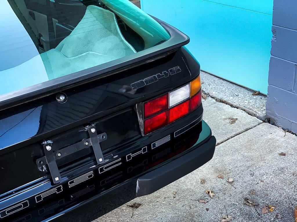 Used 1987 Porsche 924 S RWD image 7