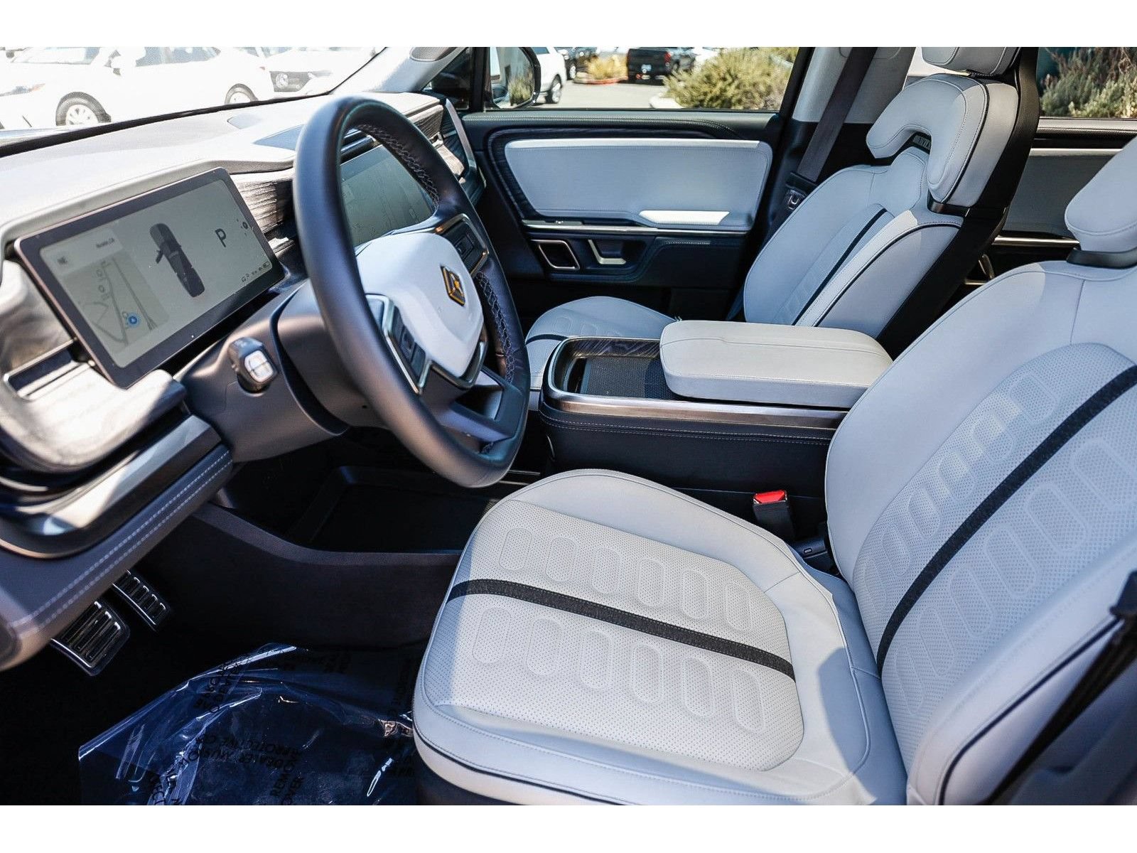 Used 2023 Rivian R1S Adventure AWD/4WD image 21