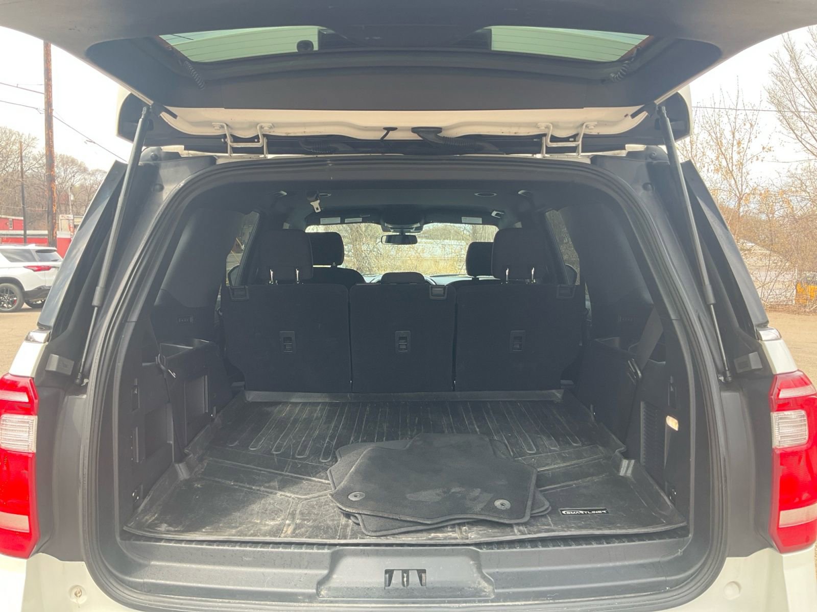 Used 2020 Ford Expedition XLT AWD/4WD image 25