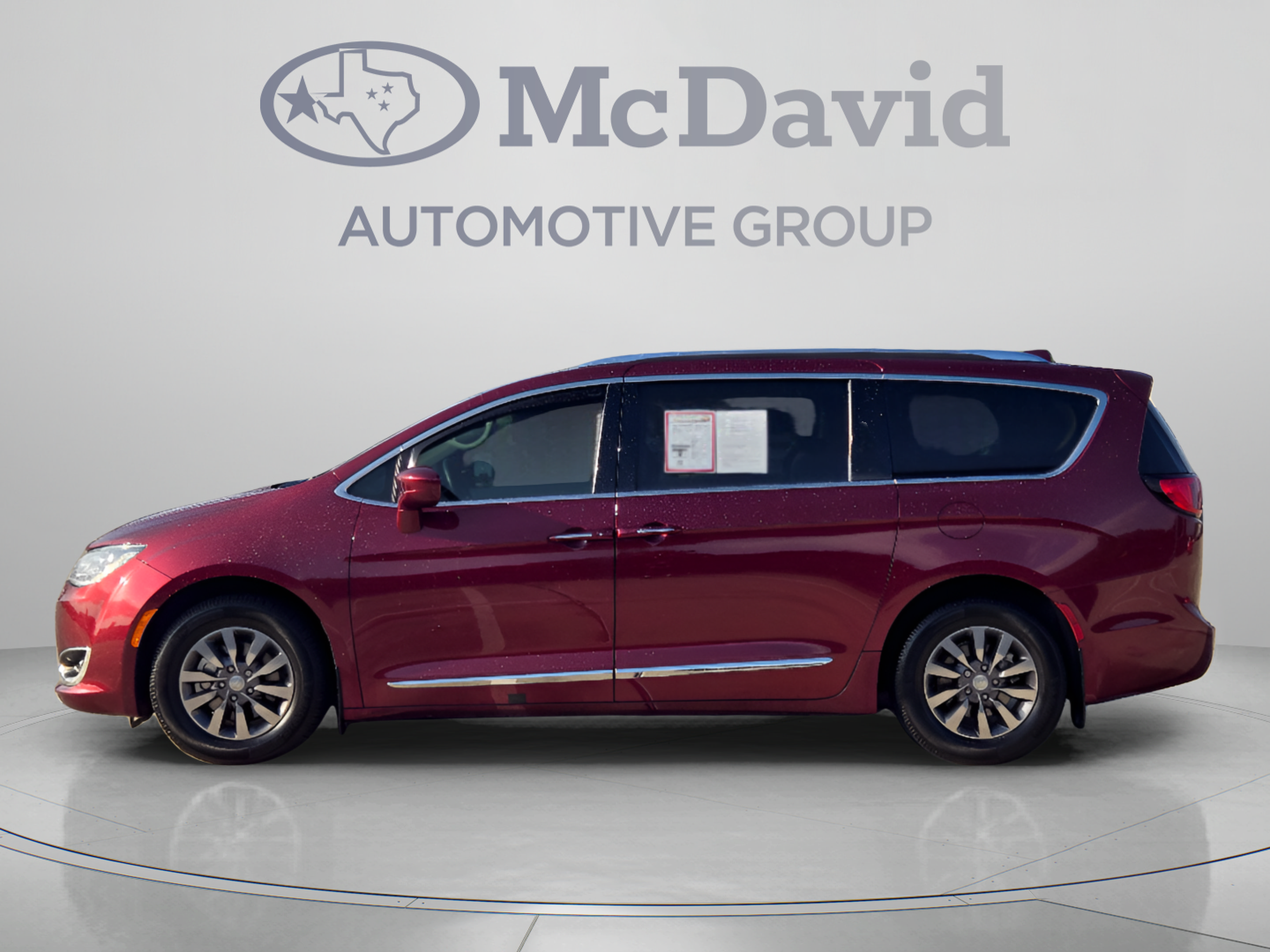 Used 2019 Chrysler Pacifica Touring-L Plus FWD image 2