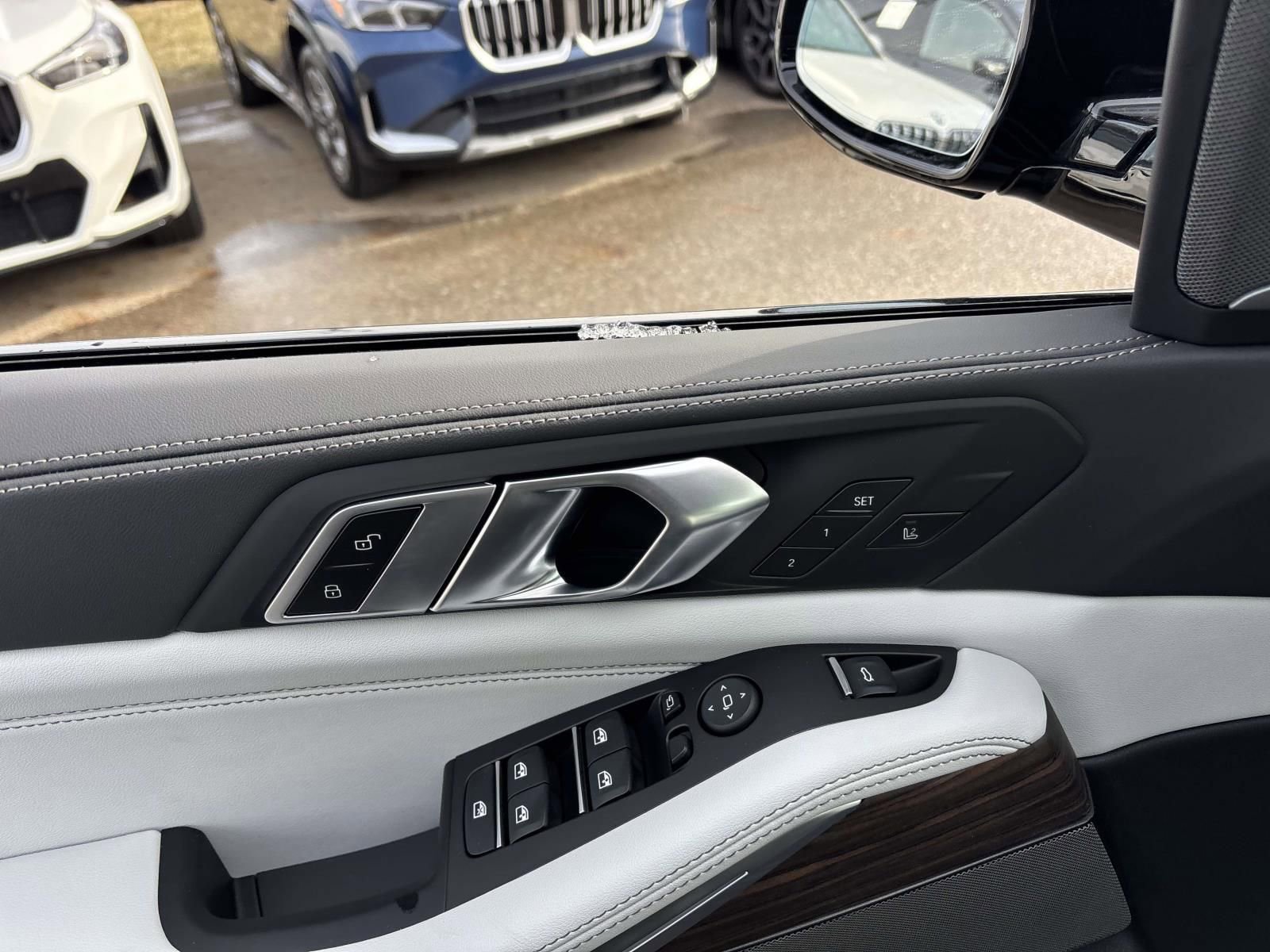 New 2026 BMW X5 xDrive40i w/ M Sport Package AWD/4WD image 12