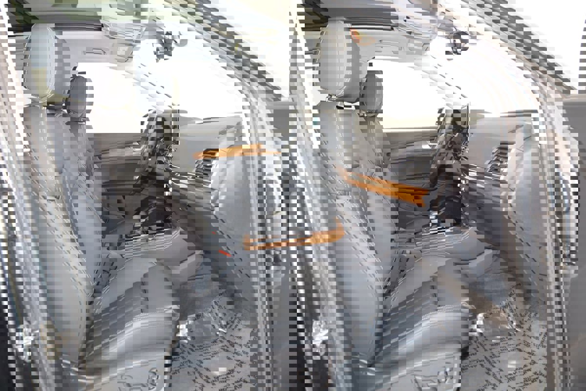 Used 2024 Audi Q5 e Premium Plus w/ Premium Plus Package image 13