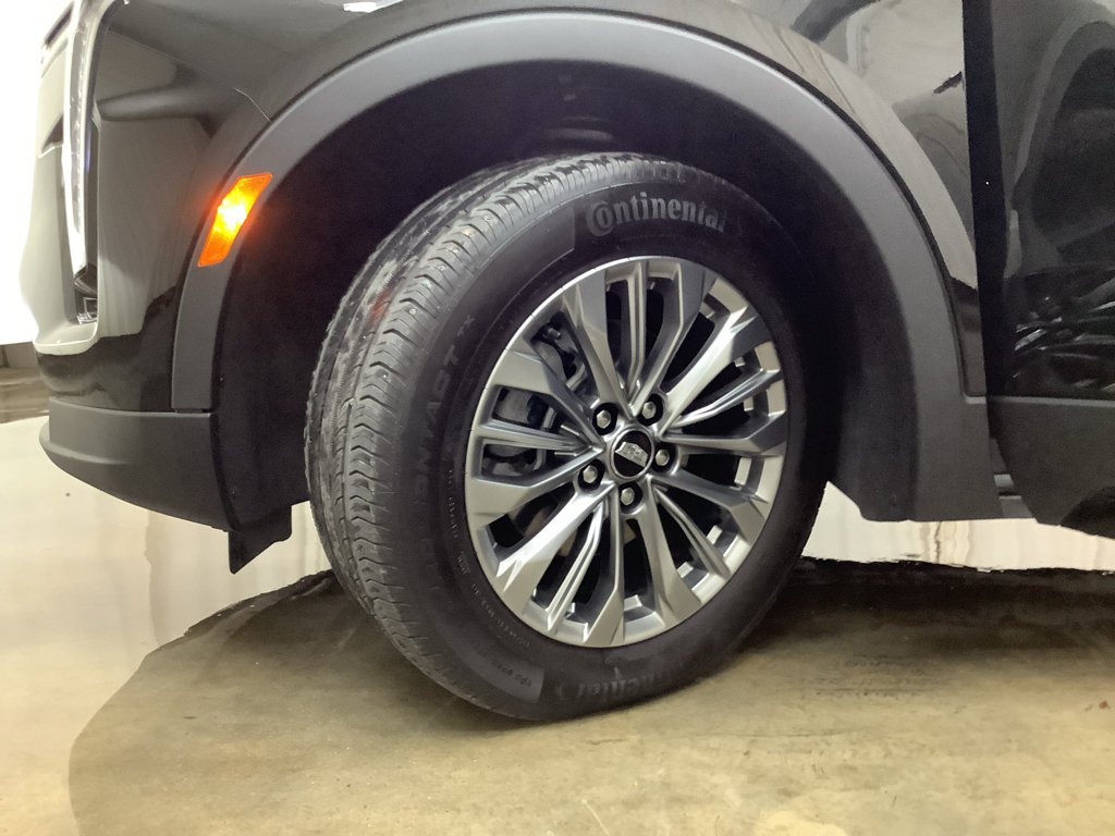Used 2025 Cadillac XT4 Premium Luxury AWD/4WD image 25