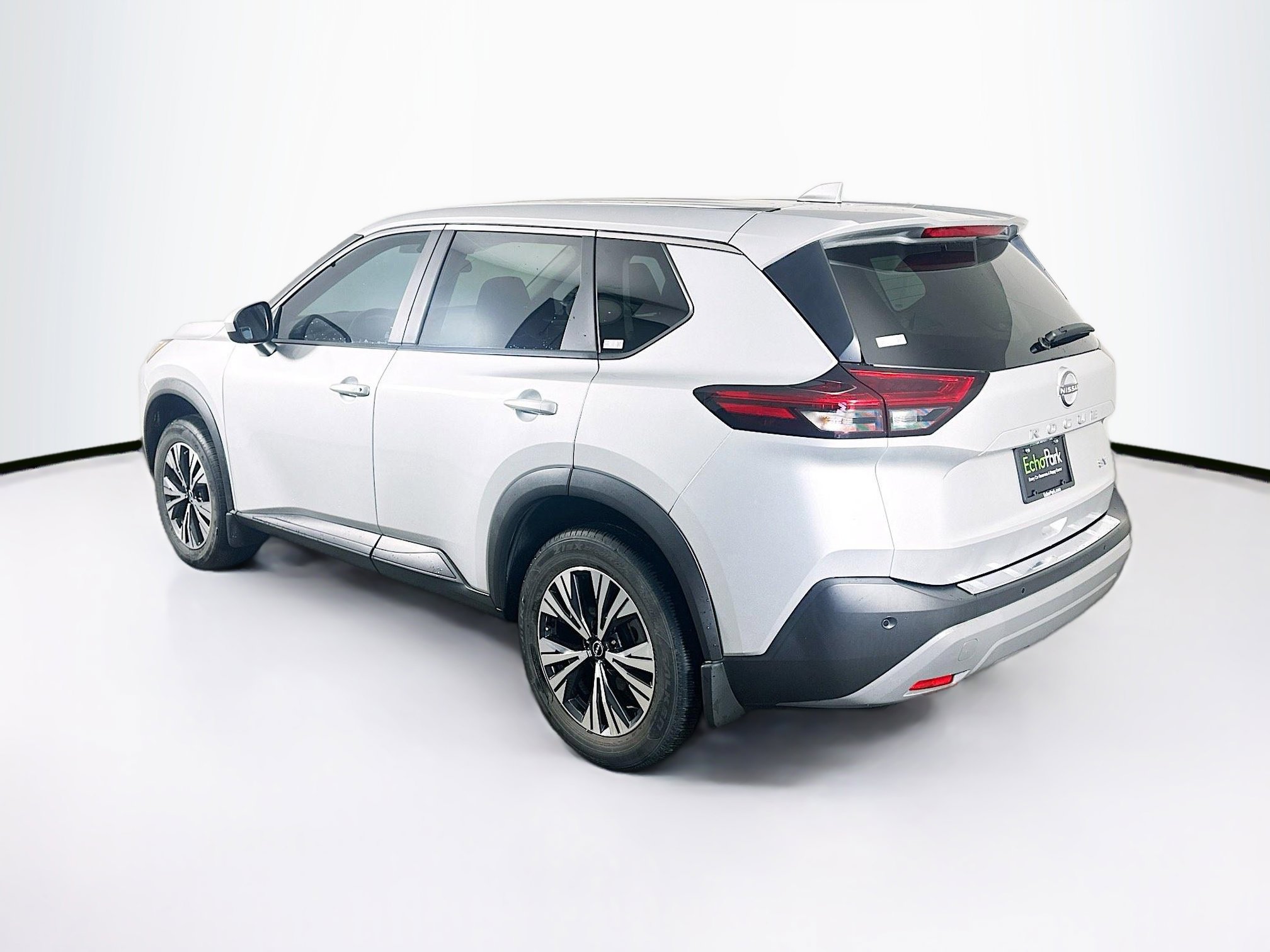 Used 2023 Nissan Rogue SV image 5