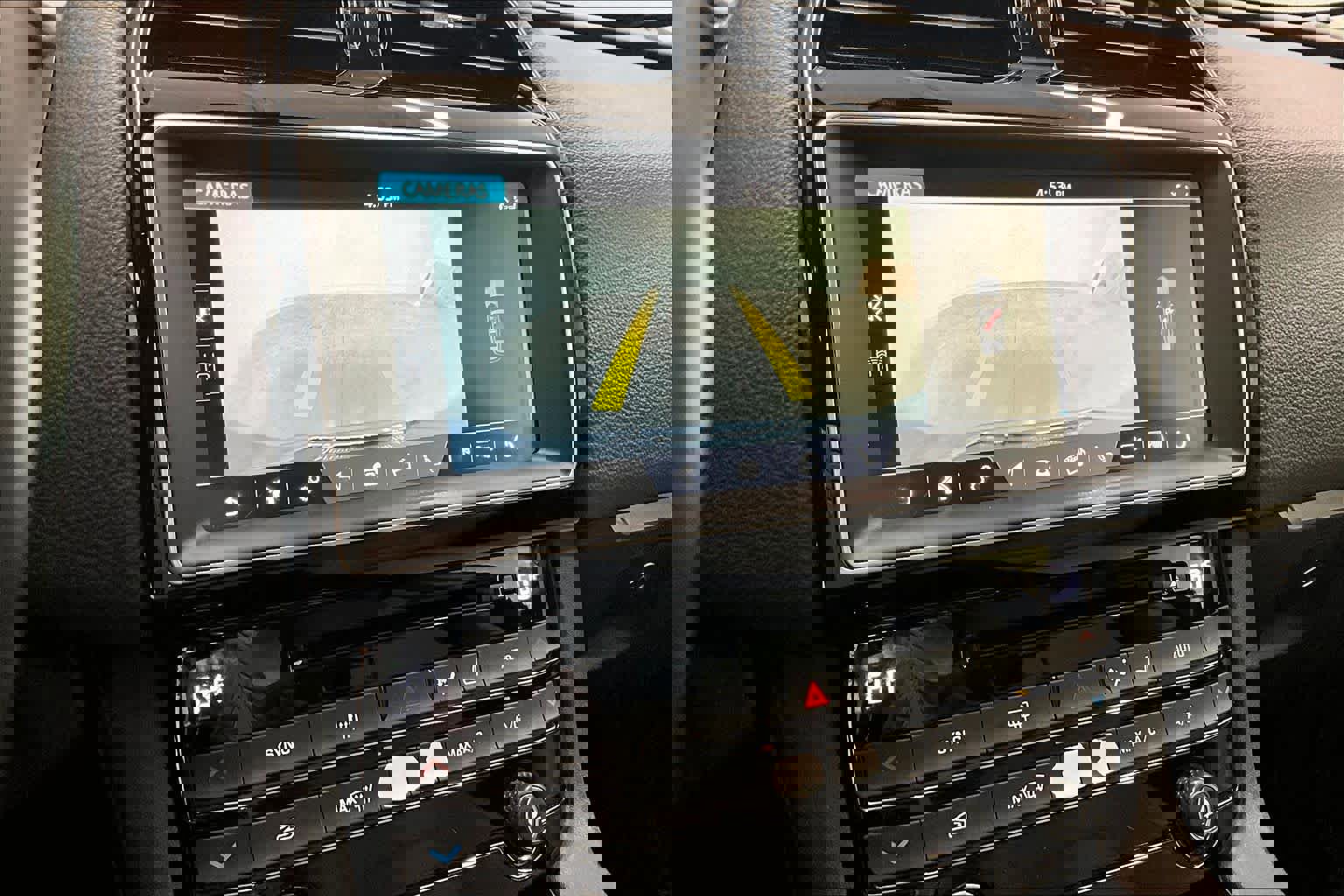 Used 2017 Jaguar F-PACE Prestige image 32