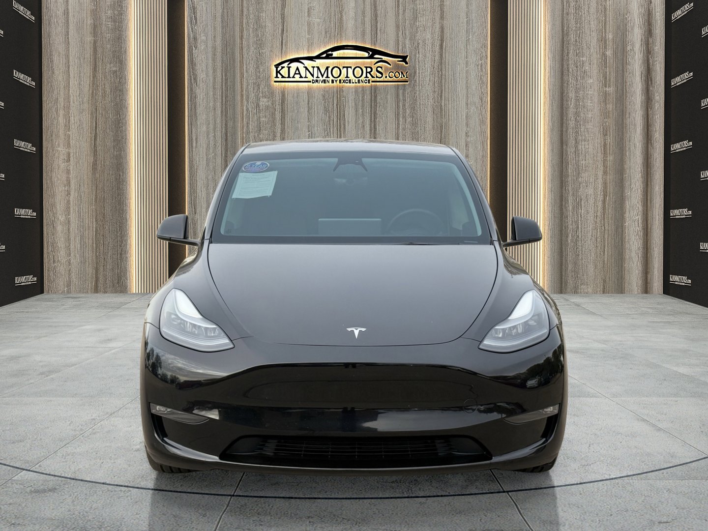 Used 2023 Tesla Model Y Performance image 2