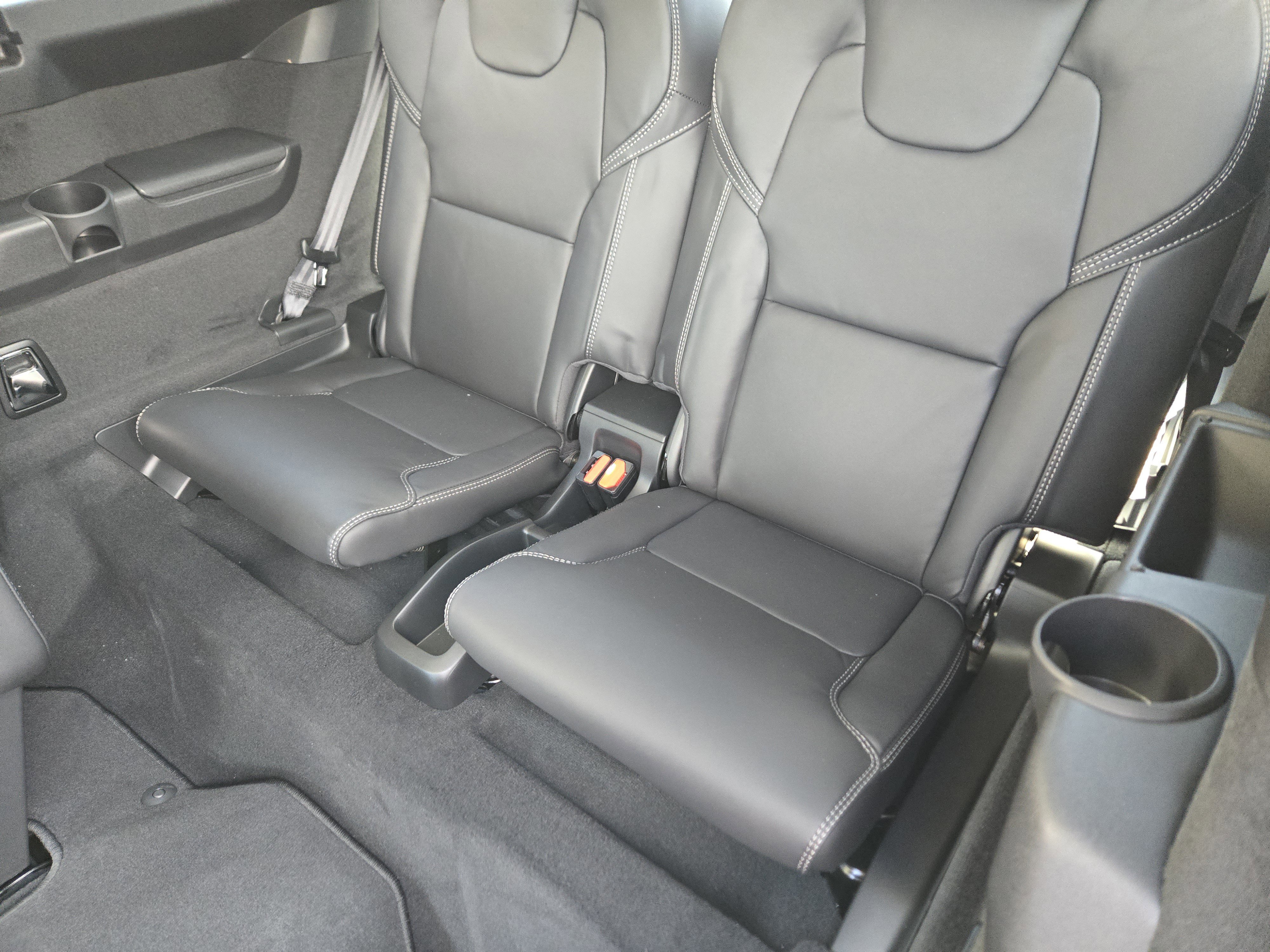 New 2026 Volvo XC90 T8 Ultra w/ Protection Package Premier image 24