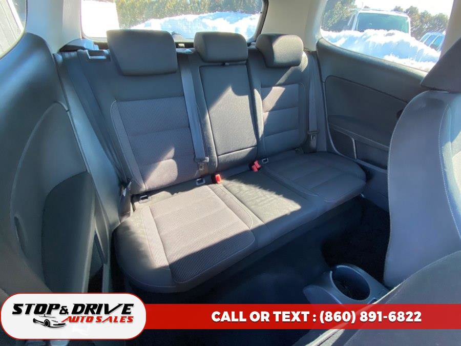 Used 2010 Volkswagen Golf 2-Door image 16