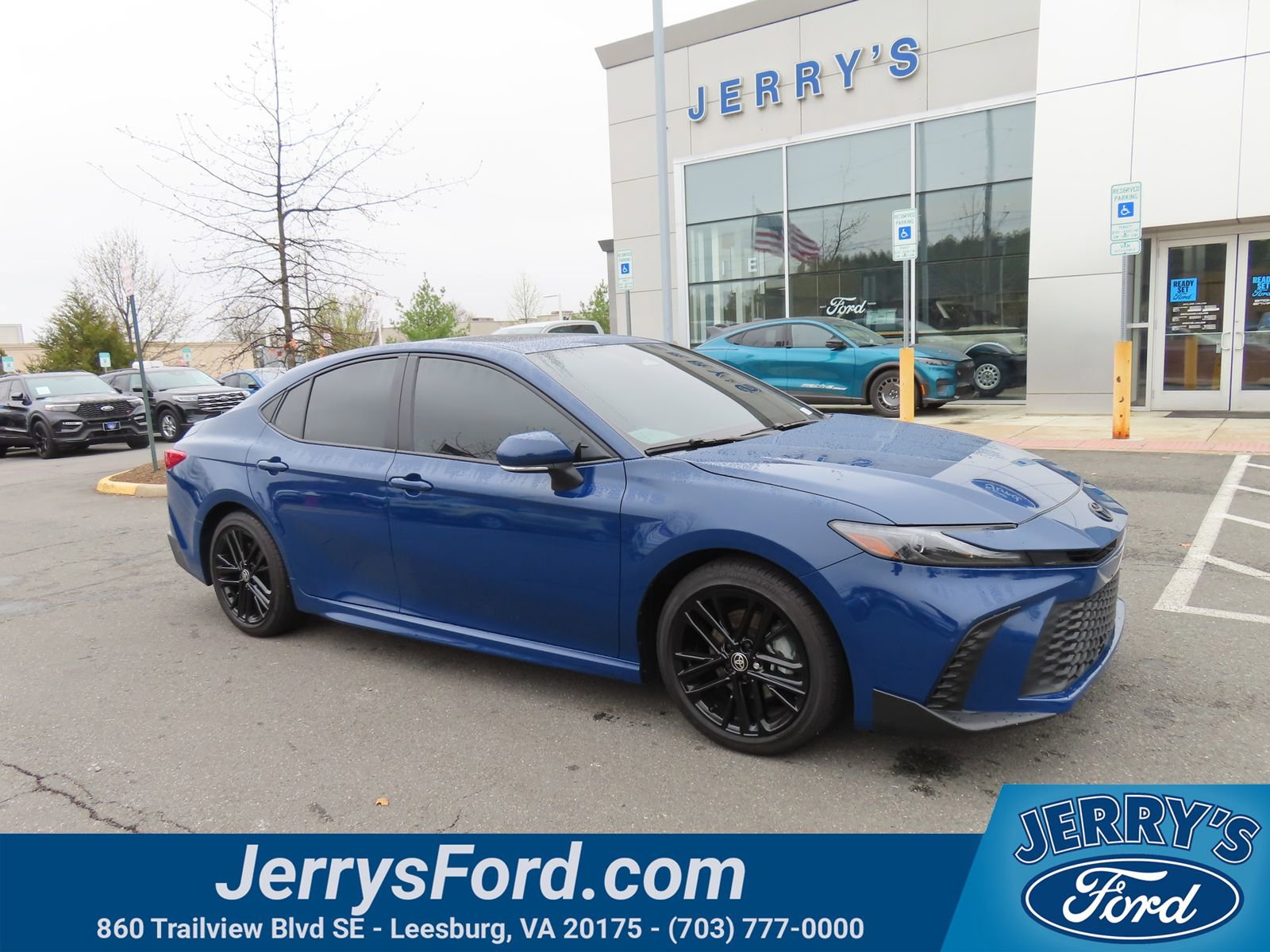 Used 2025 Toyota Camry SE w/ Multimedia Upgrade Package image 1