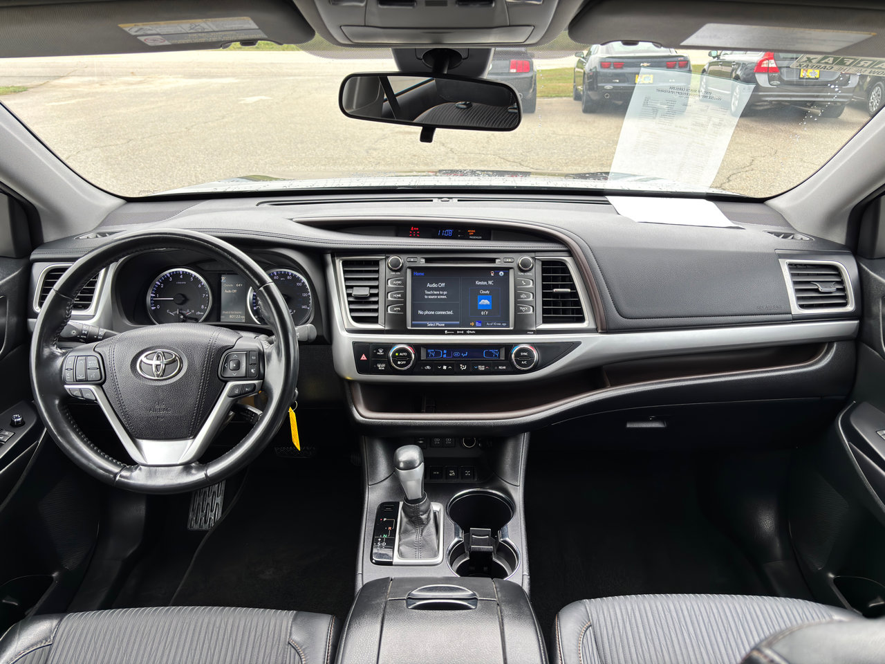 Used 2017 Toyota Highlander Plus image 12