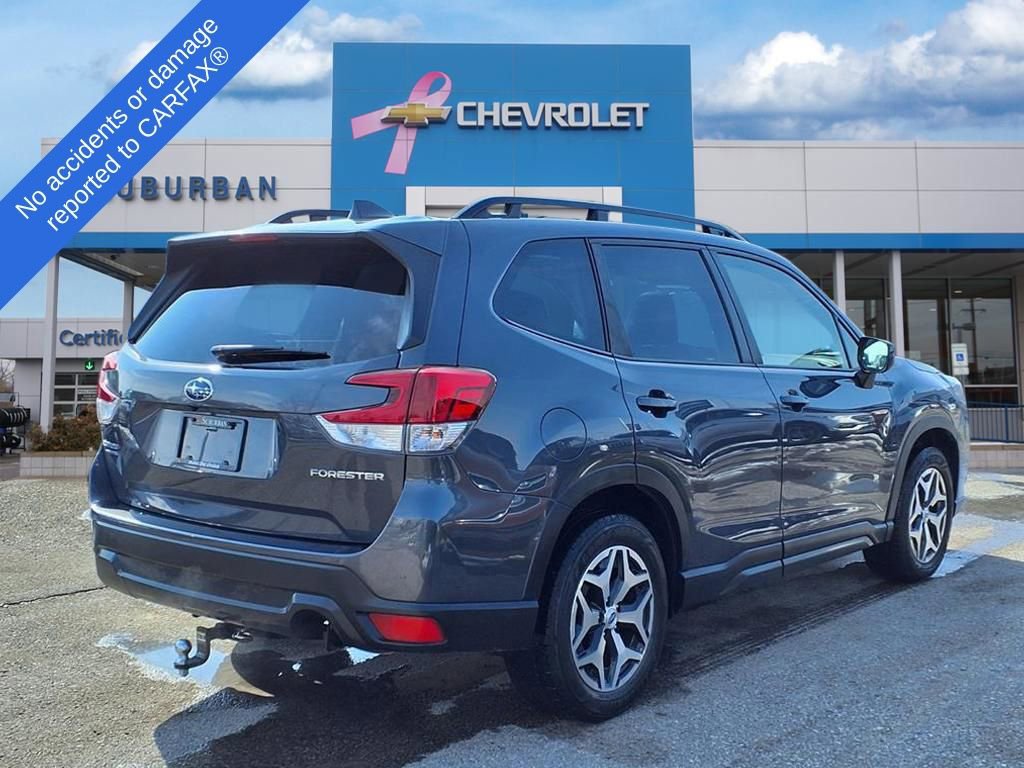 Used 2022 Subaru Forester Premium image 4